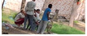 Curtains on liquor shops : सरकार के निर्देशों की अवहेलना, शराब ठेकों पर पर्दे और बिक्री नियमों का उल्लंघन