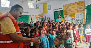 Message of cleanliness : बरसात में बीमारियों से बचाव हेतु बच्चों को होमियोपैथिक दवा और स्वच्छता का संदेश