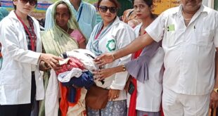 Benefited by making aware : बाँदा रोटी बैंक ने ब्रम्हाडेरा में राहत सामग्री बांटी, ग्रामीणों को जागरूक कर किया लाभान्वित