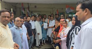 Memorandum submitted to SDM : कांग्रेस का भाजपा सरकार के खिलाफ प्रदर्शन: किसानों की समस्याओं को लेकर हापुड़ में एसडीएम को सौंपा ज्ञापन ?