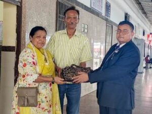 An example of humanity : टीटीई गोविन्द सिंह ने दिखाई ईमानदारी और मानवीयता की मिसाल ?