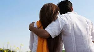 There was a stir in the village : पाँच बच्चों की मां प्रेमी के साथ फरार, गांव में मचा हड़कंप ?