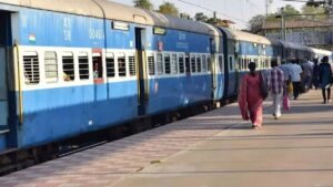 Monitoring being done : रीलबाज ध्यान दें अब रेलवे स्टेशन पर न बनाना Video, लगेगा 1000 जुर्माना, CCTV से की जा रही निगरानी ? 