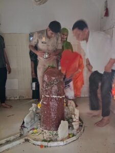 Paid special attention : सावन महोत्सव में नान राठेस्वर महादेव मंदिर पहुंचे हाफिजपुर थाना प्रभारी, सुरक्षा और श्रद्धा दोनों पर रखा विशेष ध्यान ?
