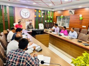 Held a review meeting : बसुही-वरूणा पुनर्जीवन हेतु जिलाधिकारी ने समीक्षा बैठक की ? 