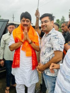 Grand welcome during : बड़वाह उत्तर प्रदेश कुंडा विधायक रघुराज प्रतापसिंह का श्रावण मास में ज्योतिर्लिंग यात्रा के दौरान भव्य स्वागत ?