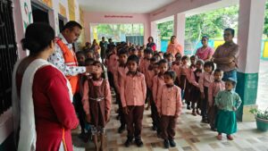 Grand campaign : बरसात में बीमारियों से बचाव हेतु त्रिलोकीपुर में चला होमियोपैथिक औषधि वितरण महाअभियान ?