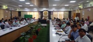 Departments were warned : जिलाधिकारी ने निर्माण कार्यों की समीक्षा कर सुधार हेतु निर्देश दिए, विभागों को चेतावनी दी ? 