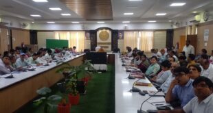 Departments were warned : जिलाधिकारी ने निर्माण कार्यों की समीक्षा कर सुधार हेतु निर्देश दिए, विभागों को चेतावनी दी ?