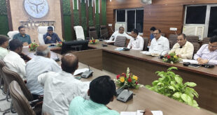 High tension wire : स्कूलों पर से हटाए जाय हाईटेंशन तार , डीएम ?