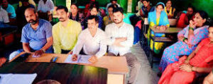 Inspired : संकुल बैठक में डायट प्राचार्य योगेंद्र सिंह ने शिक्षकों को बच्चों की बेहतर शिक्षा के लिए प्रेरित किया ?