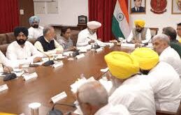 Populated countries : पंजाब सीएम का मोदी के विदेश दौरों पर तंज:बोले-10 हजार आबादी वाले देशों में जा रहे, इतने तो यहां जेसीबी देखने खड़े हो जाते हैं ?