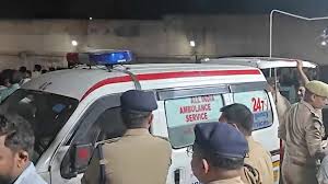 हापुड़ में दर्दनाक सड़क हादसा, तेज रफ्तार ट्रक की चपेट में आने से बाइक सवार 4 बच्चों समेत 5 की मौत https://www.aajtak.in/uttar-pradesh/story/road-accident-in-hapur-up-5-people-including-4-children-riding-a-bike-died-after-hit-by-a-truck-ntc-rptc-2278420-2025-07-03