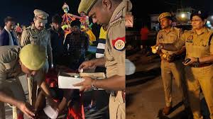 Better treatment system : हापुड़ पुलिस ने कांवड़ियों की सेवा में दिखाई मानवता, राहत एवं इलाज की बेहतर व्यवस्था ?