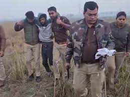 Bike recovered : खुटहन में मुठभेड़: 25 हजार का इनामी गो-तस्कर घायल, हथियार और बाइक बरामद ?