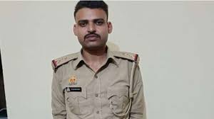 Police arrested him : मेरठ: गर्लफ्रेंड से मिलने के लिए युवक बना फर्जी दारोगा, पुलिस ने किया गिरफ्तार ?