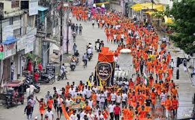 Police took over the front : कांवड़ यात्रा में प्रशासनिक निर्देशों की अनदेखी: बुलंदशहर रोड पर पुलिस ने संभाला मोर्चा ?