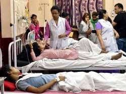 Had suddenly fallen ill : डीएम व सीडीओ ने जाना जिला अस्पताल में भर्ती छात्राओं का हाल, नवोदय की छात्राएँ अचानक हो गई थीं बीमार ? 