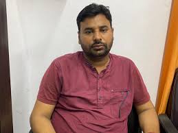 There was a commotion : मिर्जापुर में रिश्वत लेते रंगेहाथ पकड़ा गया लेखपाल एंटी करप्शन की कार्रवाई से मचा हड़कंप ?