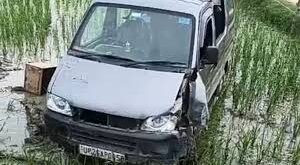 Seven children were injured : पीलीभीत में नशे में धुत चालक की स्कूली वैन पलटी, सात बच्चे घायल हुए ?