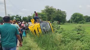 The driver was drunk : बच्चों का आरोप, ड्राइवर नशे में था और तेज गति से चला रहा था बस ?