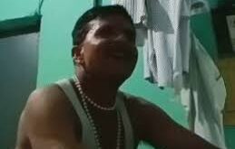It went viral and there was a stir : लाचार महिला को मजिस्ट्रेट का अधबूढ़ अर्दली कमरे में लेजाकर, रच रहा था रासलीला वीडियो हुआ वायरल तो मचा हड़कंप ?