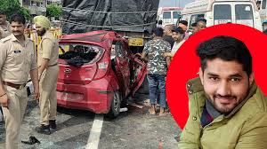 Two sons injured : खड़े ट्रक में जा घुसी कार, खुफिया विभाग की स्पेशल ब्रांच के सिपाही और पत्नी की मौत; दो बेटे घायल ?