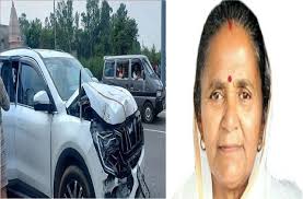 Admitted to hospital : शिक्षा मंत्री गुलाब देवी सड़क हादसे में घायल, दिल्ली से मुरादाबाद जाते समय हापुड़ में टकराई कार, अस्पताल में भर्ती ?