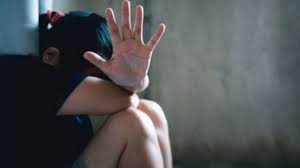 Gang rape allegation : 3 दोस्तों पर गाजियाबाद की सोसाइटी में 9वीं की छात्रा से गैंगरेप का आरोप