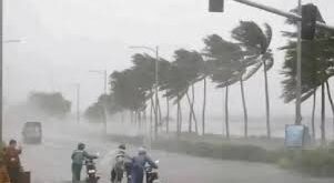 Warning issued : आईएमडी ने देशभर में भारी बारिश, तेज हवाएं और तूफान को लेकर चेतावनी जारी की ?