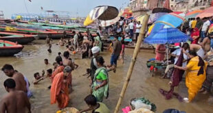 Took a dip of faith : देवशयनी एकादशी - काशी में गंगा स्नान के लिए उमड़े श्रद्धालु, लगाई आस्था की डुबकी ?