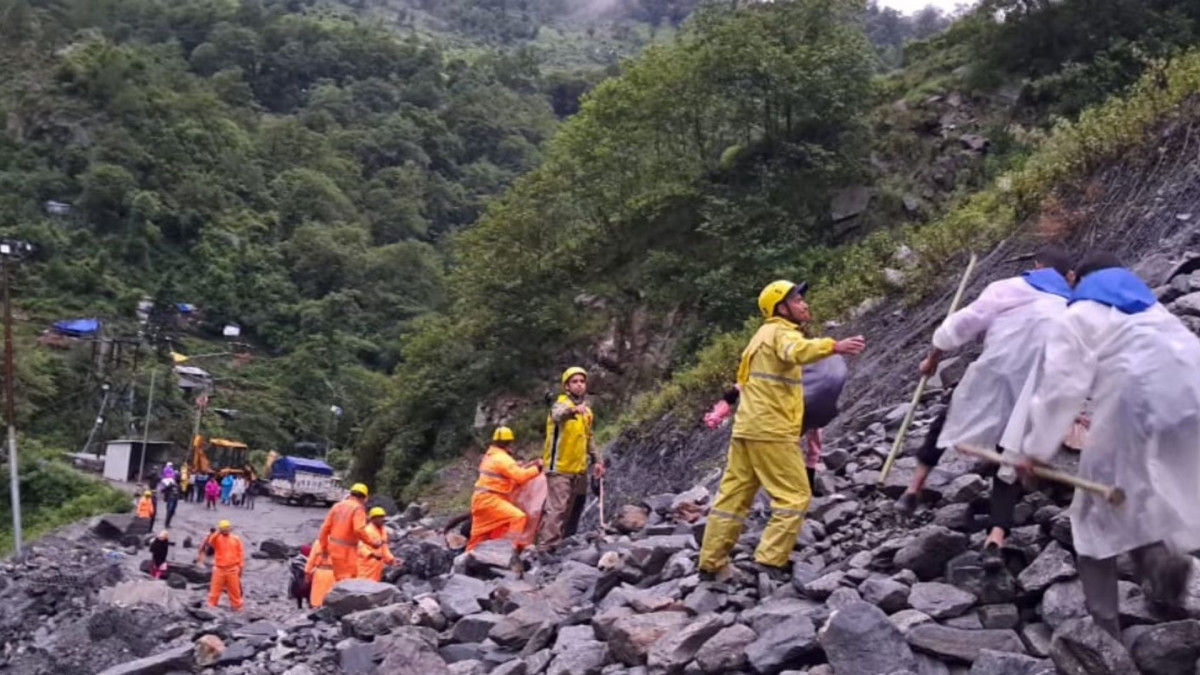 Devotees returned from Kedarnath: Yatra 2025 : सोनप्रयाग स्लाइड जोन में फंसे केदारनाथ से लौटे श्रद्धालु , SDRF ने किया रेस्क्यू