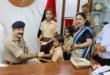 Security assurance : रक्षाबंधन पर छात्राओं ने एसपी को राखी बांधी, उपहार मिले, सुरक्षा का भरोसा ?