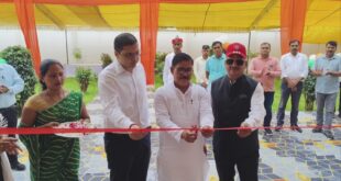 Respected : मड़ियाहूं विधायक व जिलाधिकारी ने आकांक्षा हाट कार्यक्रम का उद्घाटन कर उत्कृष्ट कार्यों का सम्मान किया ?