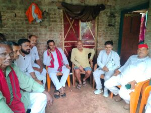 Affected people : बाढ़ प्रभावित लोगों की मदद के लिए आगे आए सपाई ?
