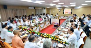 Public representatives : उत्तर प्रदेश के मुख्यमंत्री योगी आदित्यनाथ की जन प्रतिनिधियों से मुलाक़ात मे विपक्ष का कोई जन प्रतिनिधि नजर नहीं आया ?