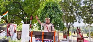 Dr. Kaustubh : जौनपुर में 79वें स्वतंत्रता दिवस पर SP डॉ. कौस्तुभ ने ध्वजारोहण कर शुभकामनाएं दीं ?
