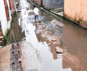 Anger among villagers : तल्हेडी बुजुर्ग में दलित बस्ती का मुख्य मार्ग जलाशय में तब्दील, ग्रामीणों में रोष ?