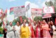 Protests : मेरठ में वोट काटे जाने के विरोध में समाजवादी पार्टी के कार्यकर्ताओं ने किया विरोध प्रदर्शन ?