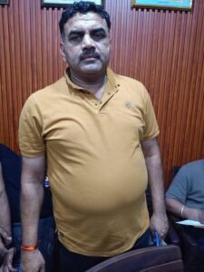 Arrested by hands : गाजियाबाद में एंटी करप्शन टीम की कार्रवाई, 50 हजार की रिश्वत लेते चौकी इंचार्ज रंगे हाथों गिरफ्तार ?