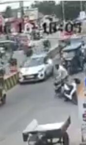 Caught on CCTV : व्यापारी नेता को बीच सड़क पर रोक दबंगों ने की बेरहमी से पिटाई, घटना सीसीटीवी में कैद ?