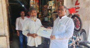 Certificate Assigned : राज्यमंत्री गिरीश यादव ने डूबे युवक के परिजनों को चार लाख सहायता प्रमाणपत्र सौंपा ?
