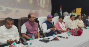 District Magistrate : शत-प्रतिशत पात्र विद्यार्थियों को छात्रवृत्ति सुनिश्चित करें विभाग जिलाधिकारी ?
