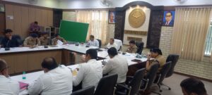 Officers present : 25.08.2025 को डीएम हापुड़ की अध्यक्षता में जिला सड़क सुरक्षा समिति बैठक हुई, कई अधिकारी उपस्थित ?