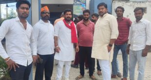 Bounty criminal : पुलिस को देखते ही पीछे से भागा हिंदू युवा वाहिनी नेता, इनामी बदमाश को छिपाया ?