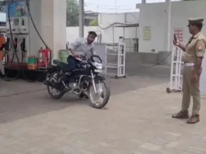 No Fuel Campaign : नो हेलमेट, नो फ्यूल अभियान तेज़, दो दिन में 900 चालान ?
