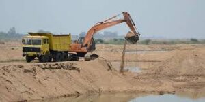 Mining officials silent : सहारनपुर (गंगोह) नानौता रोड पर दिनदहाड़े मिट्टी का अवैध खनन, प्रशासन और खनन अधिकारी मौन ?