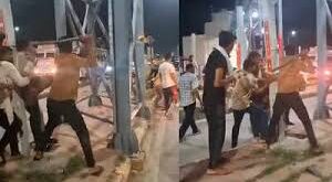 Brutally beaten : मेरठ टोल प्लाजा पर विवाद, जवान को खंभे से बांधकर बेरहमी से पीटा ?