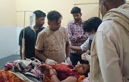 Blows to the neck : सहारनपुर में युवती पर धारदार हथियार से हमला, हमलावर ने गर्दन पर वार किया ?