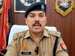 Giving a clean chit : 50 हजार लेकर क्लीनचिट देने वाले SO-दारोगा सस्पेंड, SSP मेरठ ने की कार्रवाई ?